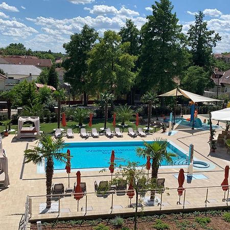 Wellness Hotel Дьюла Экстерьер фото