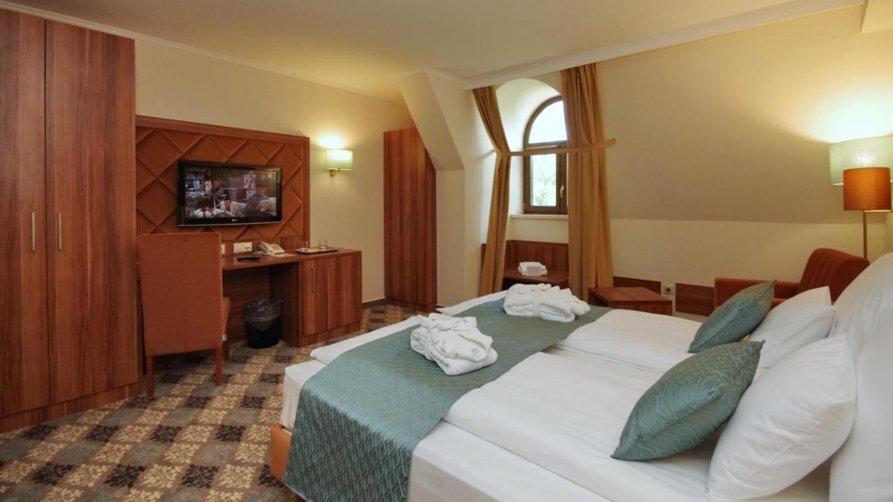 Wellness Hotel Дьюла Экстерьер фото