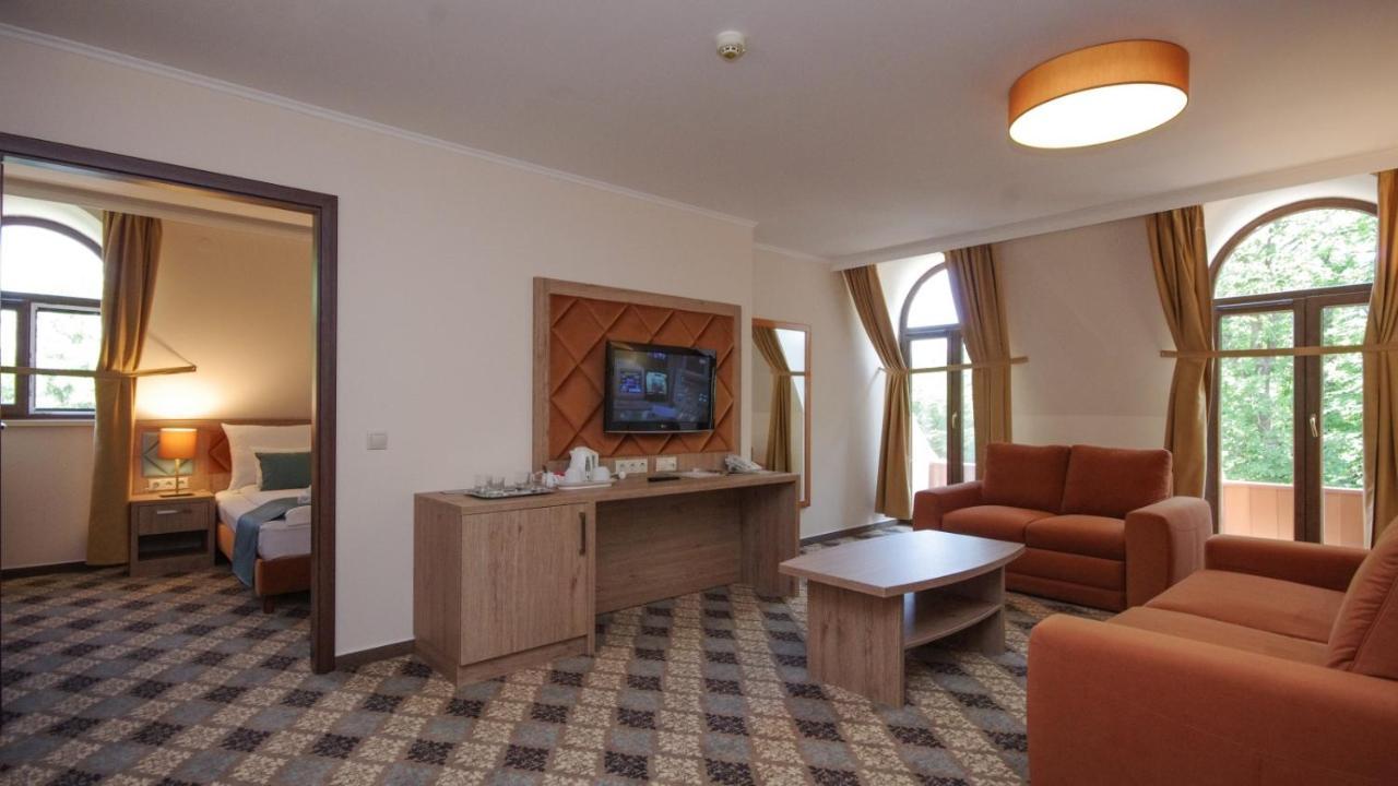 Wellness Hotel Дьюла Экстерьер фото