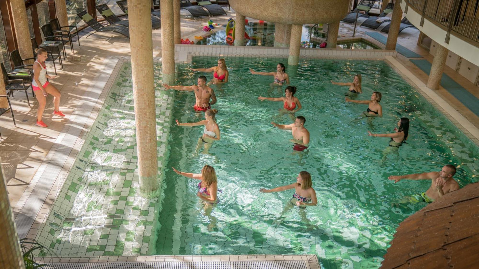 Wellness Hotel Дьюла Экстерьер фото