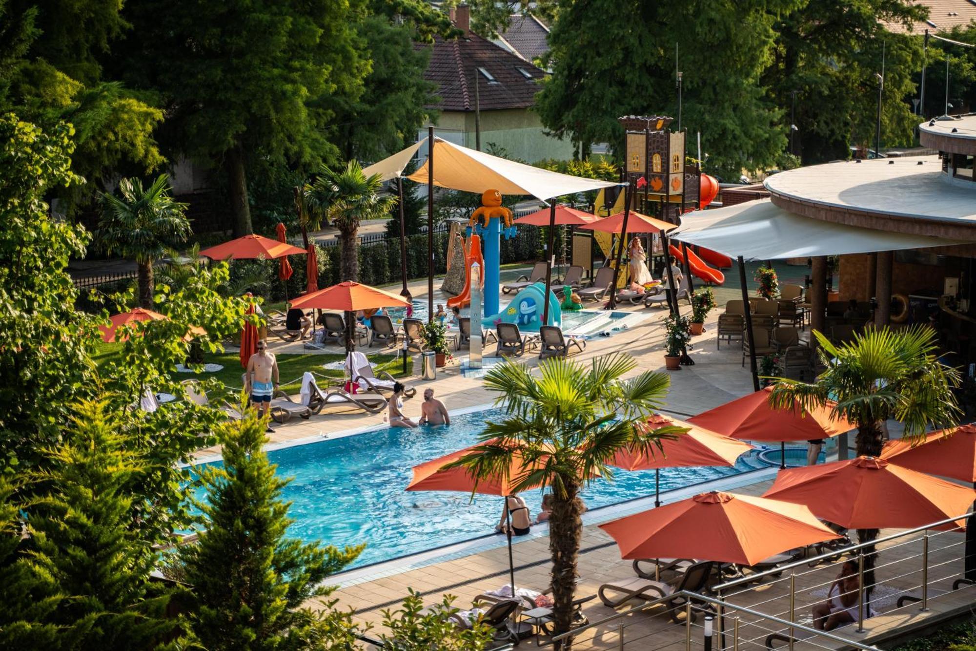 Wellness Hotel Дьюла Экстерьер фото