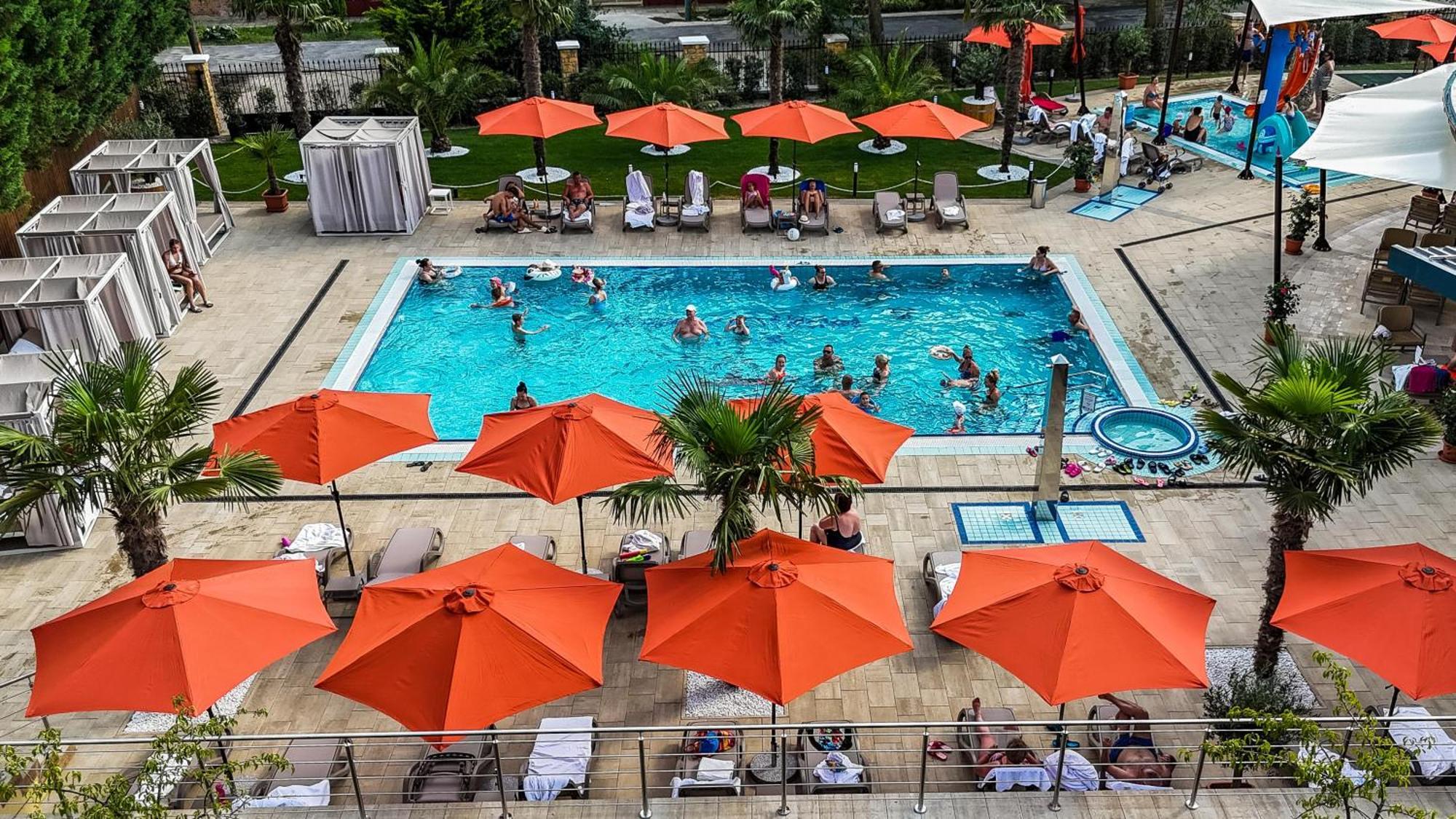 Wellness Hotel Дьюла Экстерьер фото