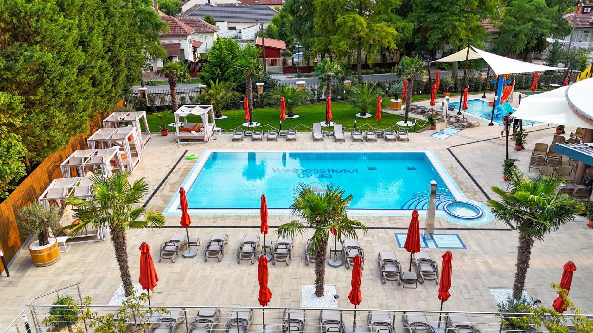 Wellness Hotel Дьюла Экстерьер фото