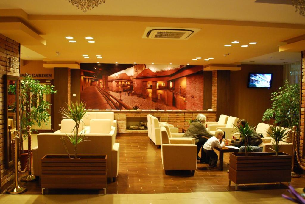 Wellness Hotel Дьюла Экстерьер фото