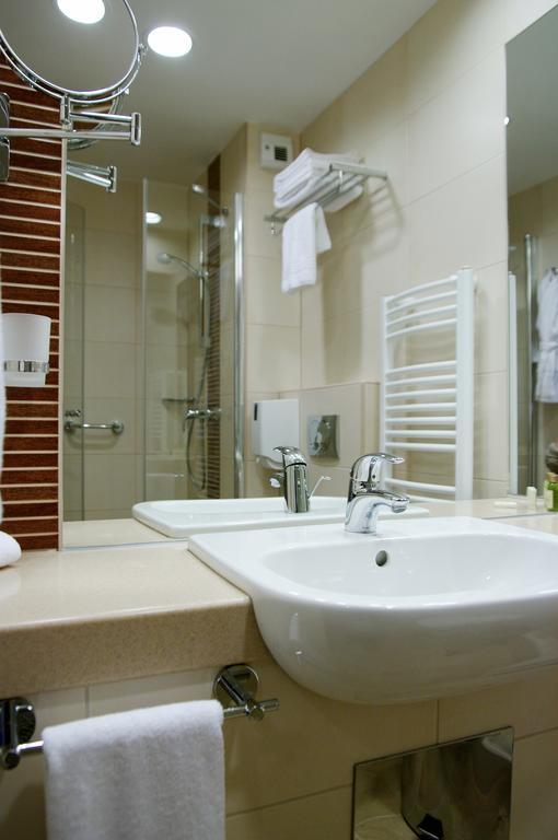 Wellness Hotel Дьюла Номер фото