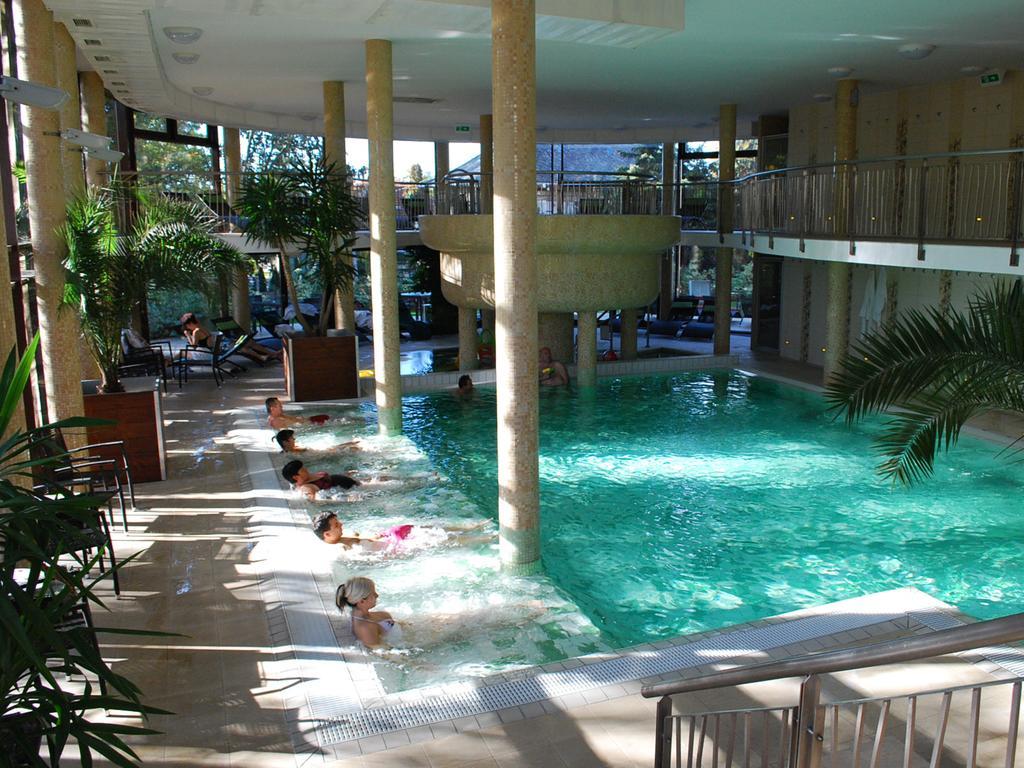 Wellness Hotel Дьюла Экстерьер фото