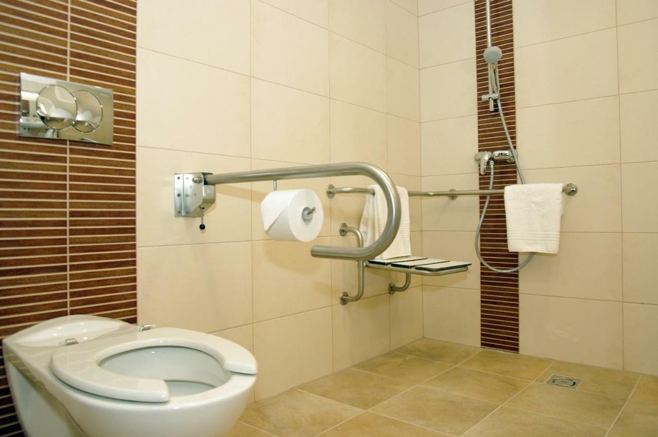 Wellness Hotel Дьюла Экстерьер фото